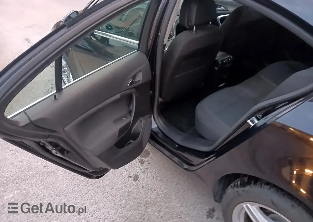OPEL Insignia 1.8 Design Edition