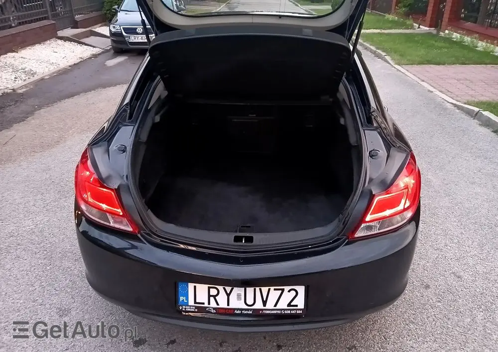 OPEL Insignia 1.8 Design Edition