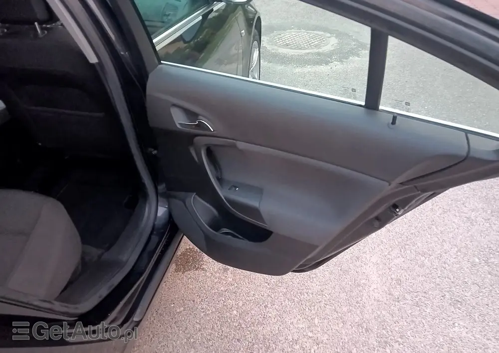 OPEL Insignia 1.8 Design Edition