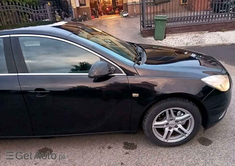 OPEL Insignia 1.8 Design Edition