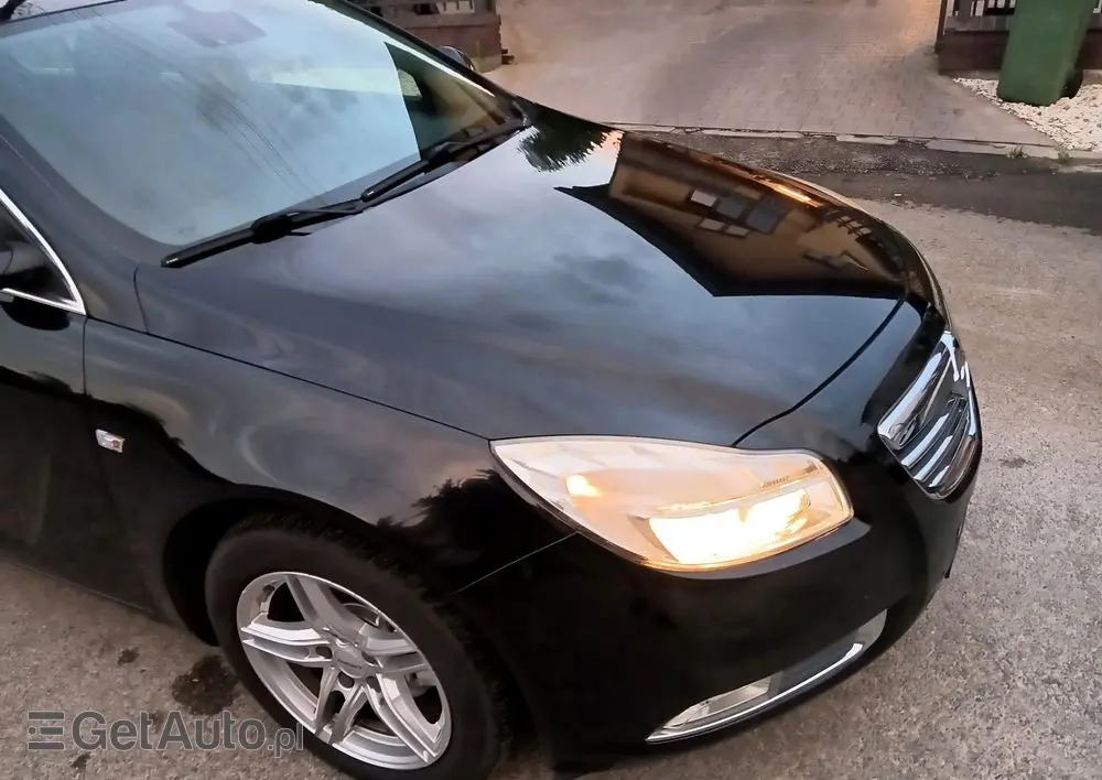 OPEL Insignia 1.8 Design Edition
