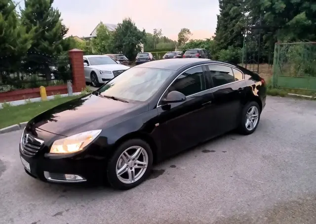 OPEL Insignia 1.8 Design Edition