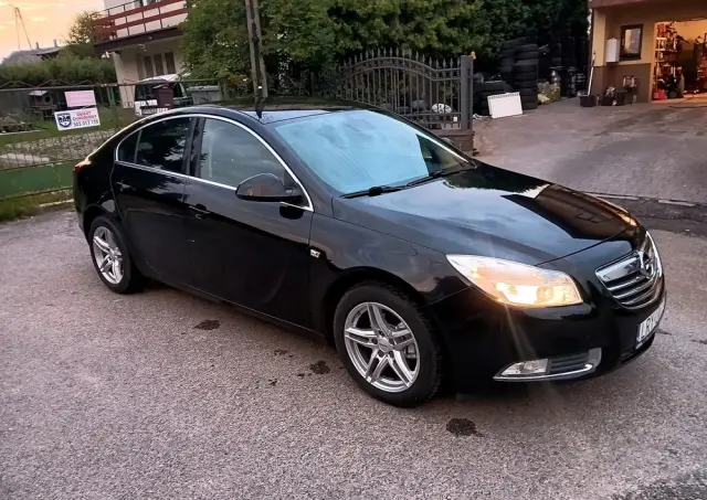 OPEL Insignia 1.8 Design Edition
