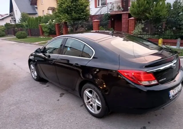 OPEL Insignia 1.8 Design Edition