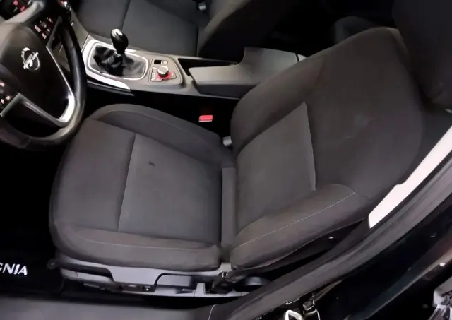 OPEL Insignia 1.8 Design Edition