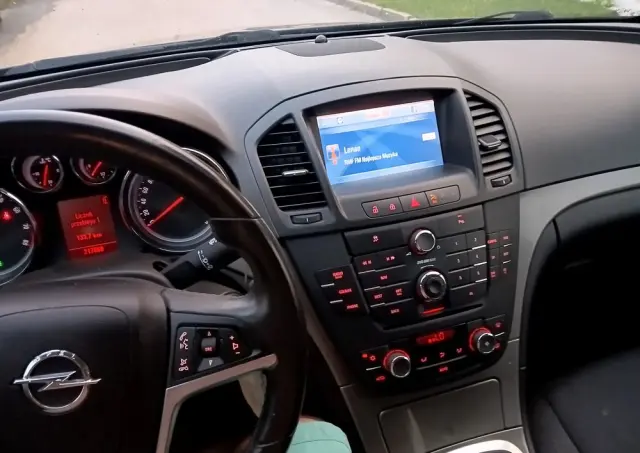 OPEL Insignia 1.8 Design Edition