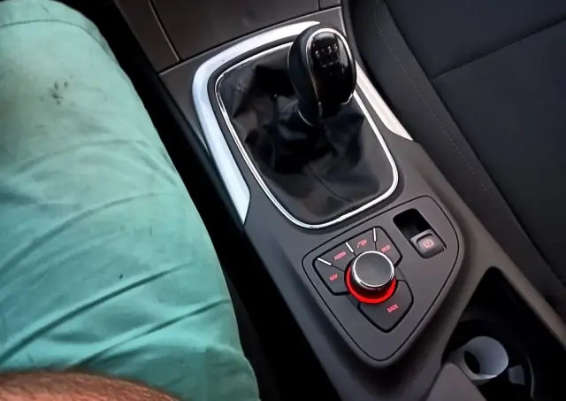 OPEL Insignia 1.8 Design Edition