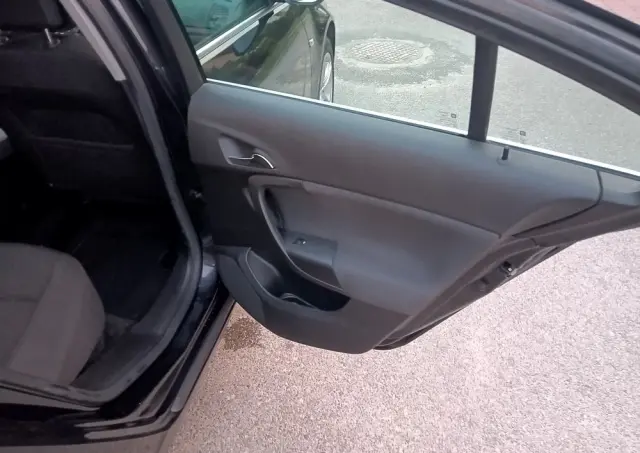 OPEL Insignia 1.8 Design Edition