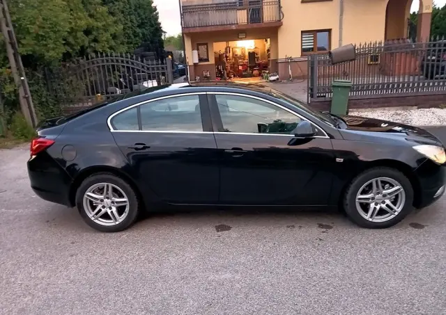 OPEL Insignia 1.8 Design Edition