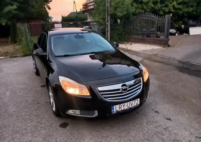 OPEL Insignia 1.8 Design Edition