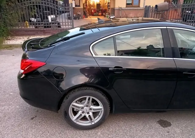 OPEL Insignia 1.8 Design Edition