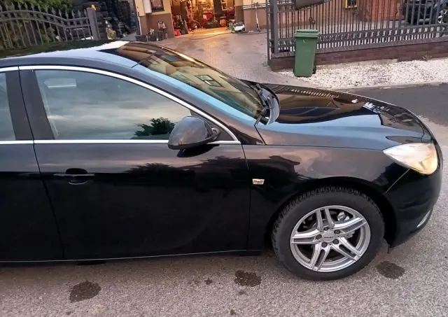 OPEL Insignia 1.8 Design Edition