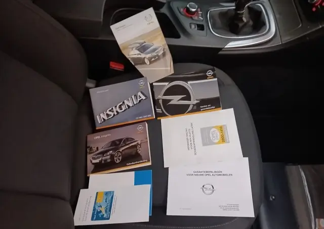 OPEL Insignia 1.8 Design Edition