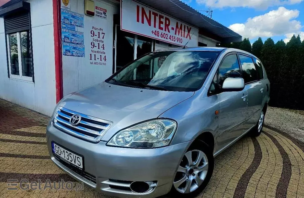 TOYOTA Avensis Verso 