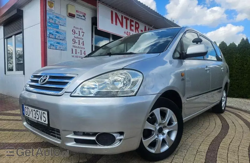 TOYOTA Avensis Verso 