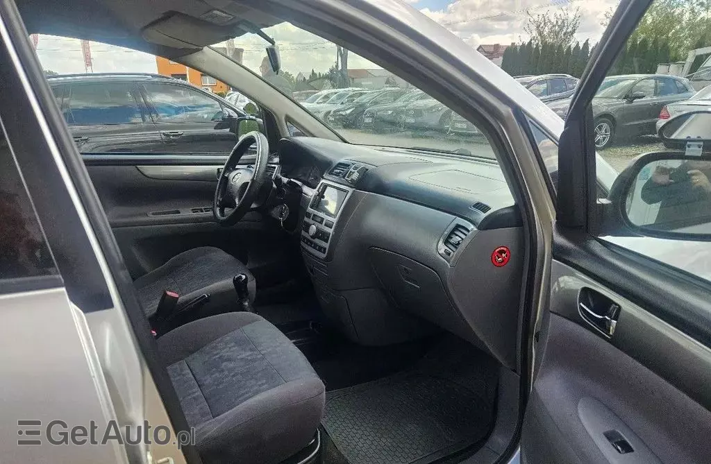 TOYOTA Avensis Verso 