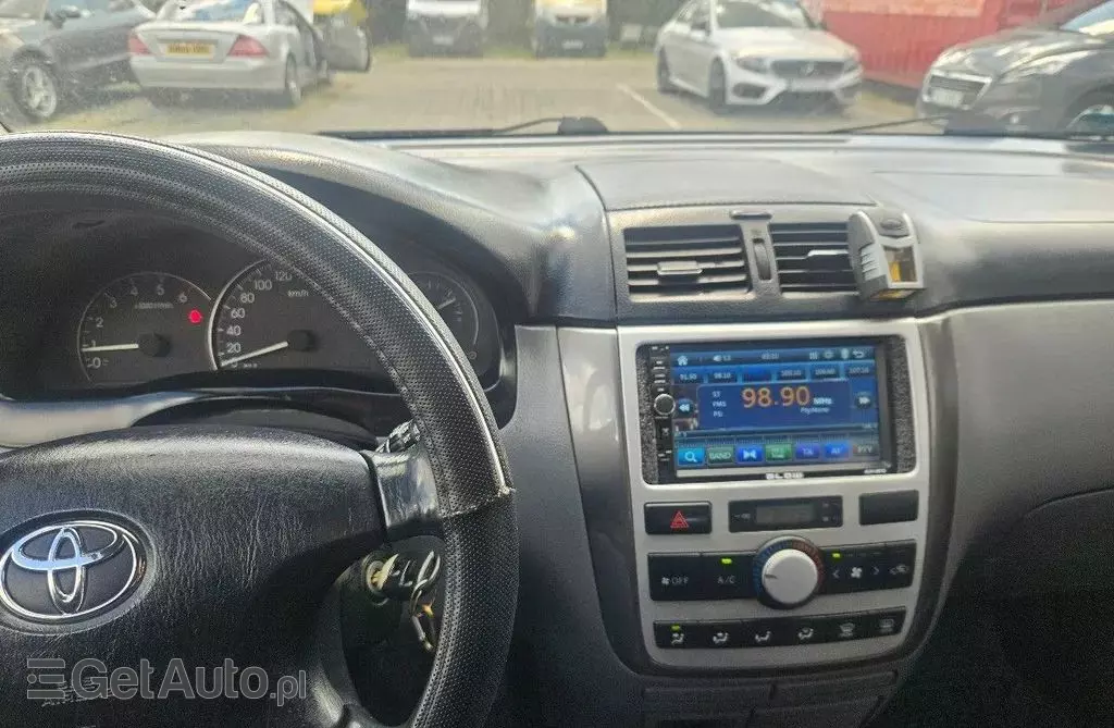 TOYOTA Avensis Verso 