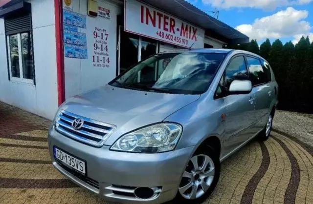 TOYOTA Avensis Verso 