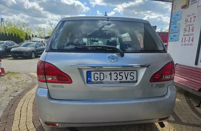 TOYOTA Avensis Verso 