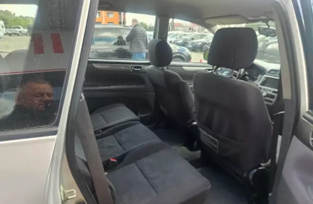 TOYOTA Avensis Verso 