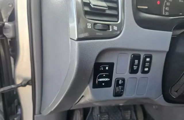 TOYOTA Avensis Verso 