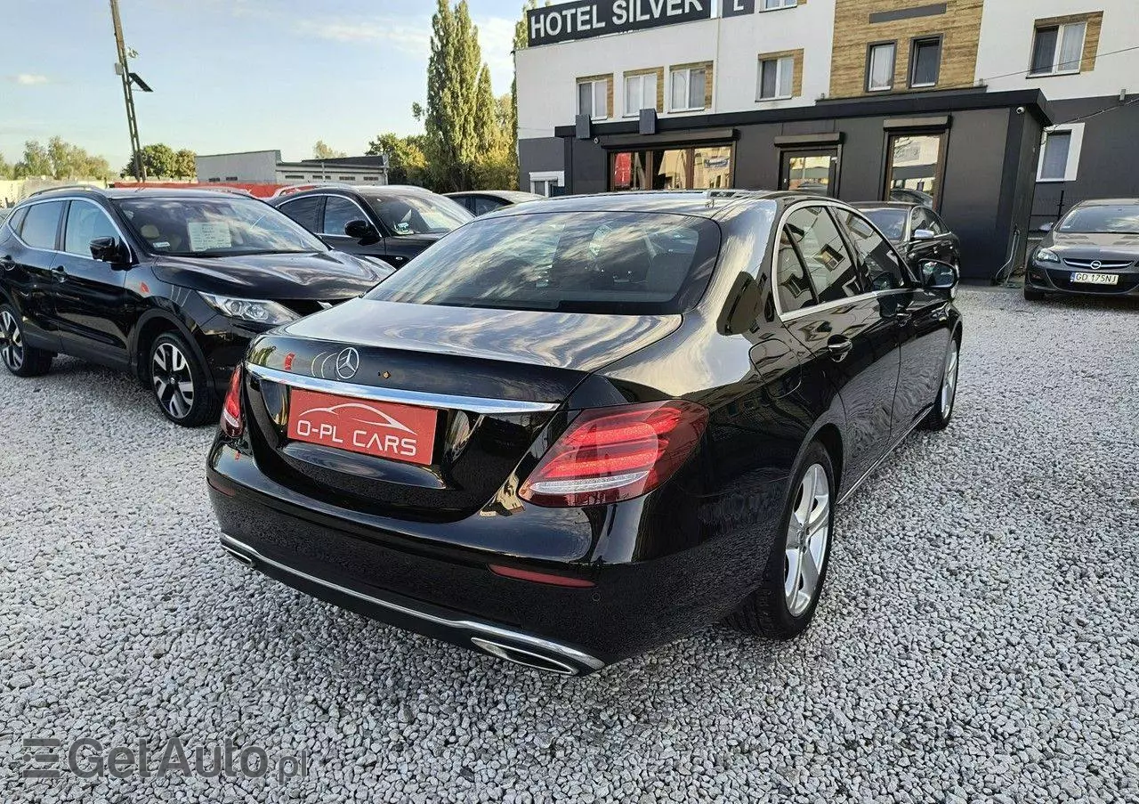 MERCEDES-BENZ Klasa E 400 4-Matic 9G-TRONIC