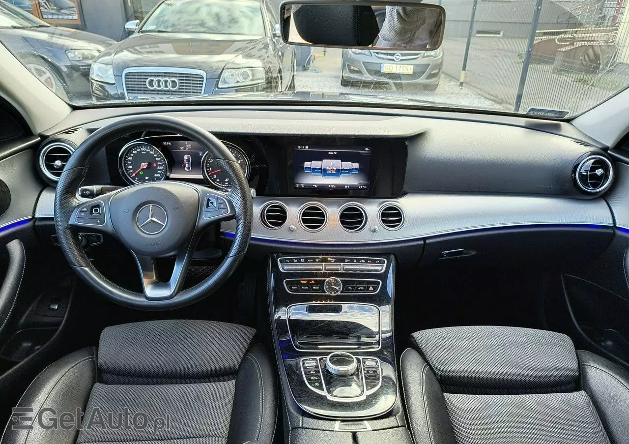 MERCEDES-BENZ Klasa E 400 4-Matic 9G-TRONIC