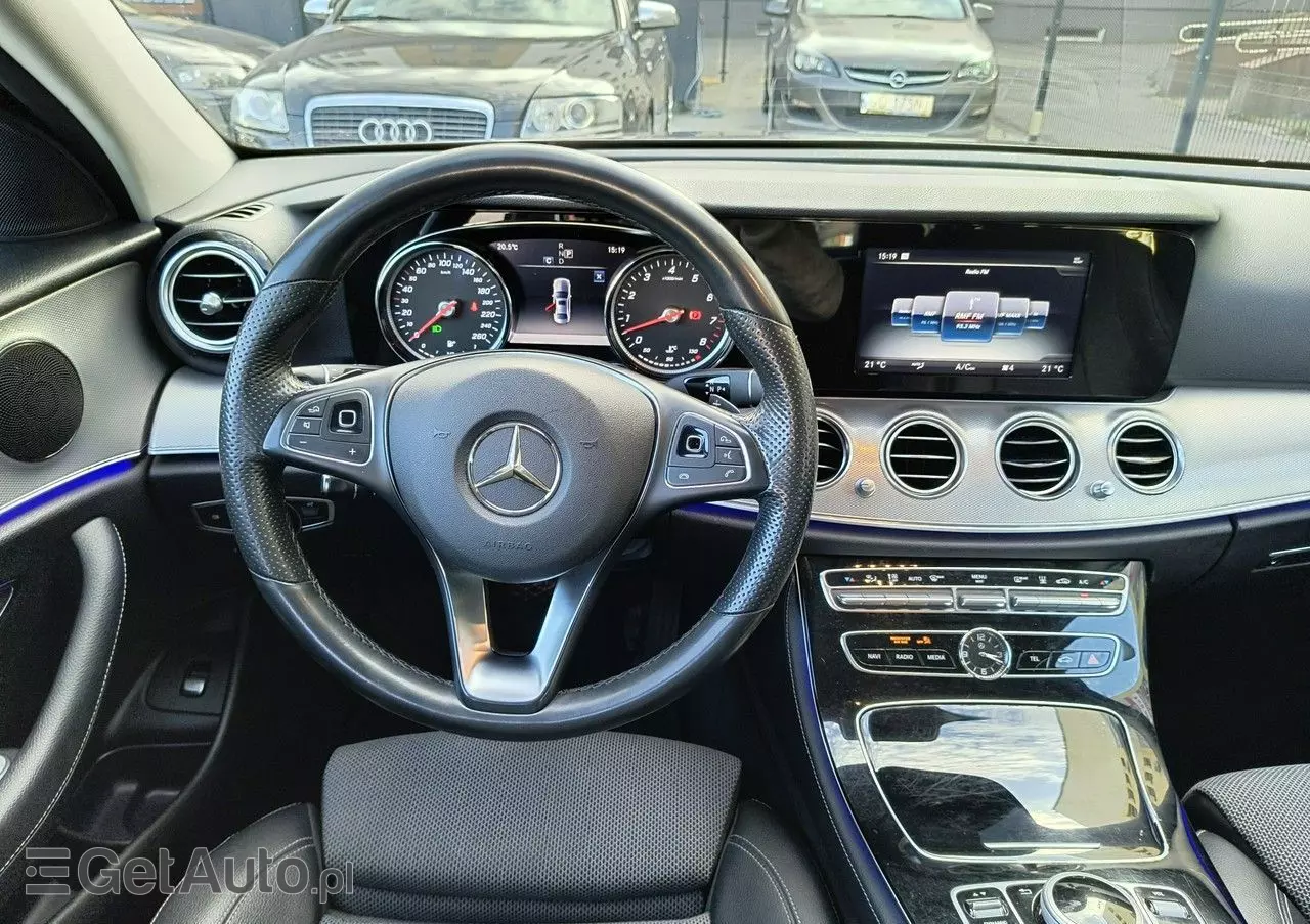 MERCEDES-BENZ Klasa E 400 4-Matic 9G-TRONIC