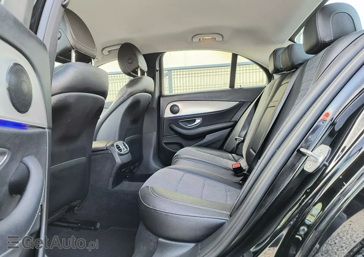 MERCEDES-BENZ Klasa E 400 4-Matic 9G-TRONIC
