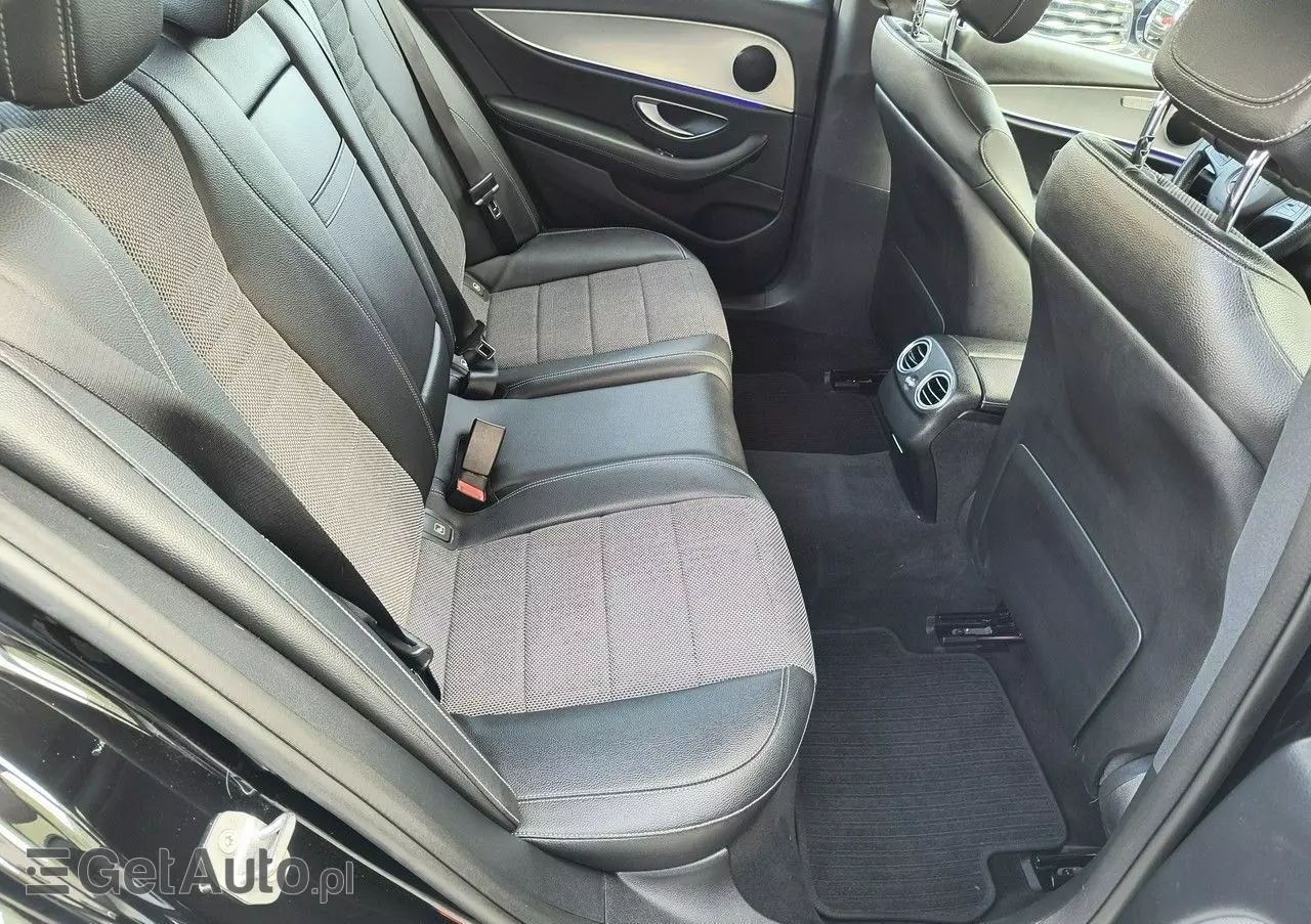 MERCEDES-BENZ Klasa E 400 4-Matic 9G-TRONIC