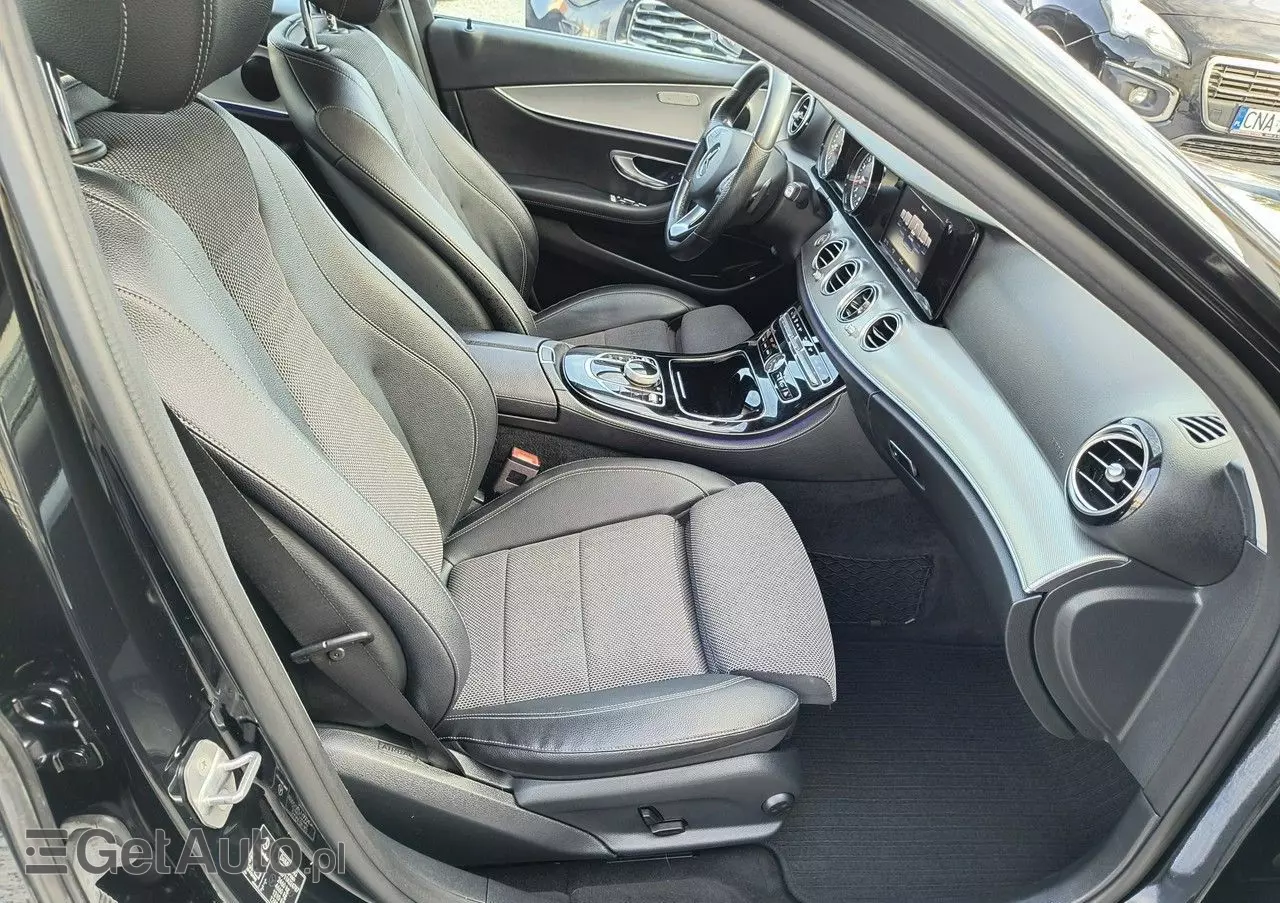 MERCEDES-BENZ Klasa E 400 4-Matic 9G-TRONIC