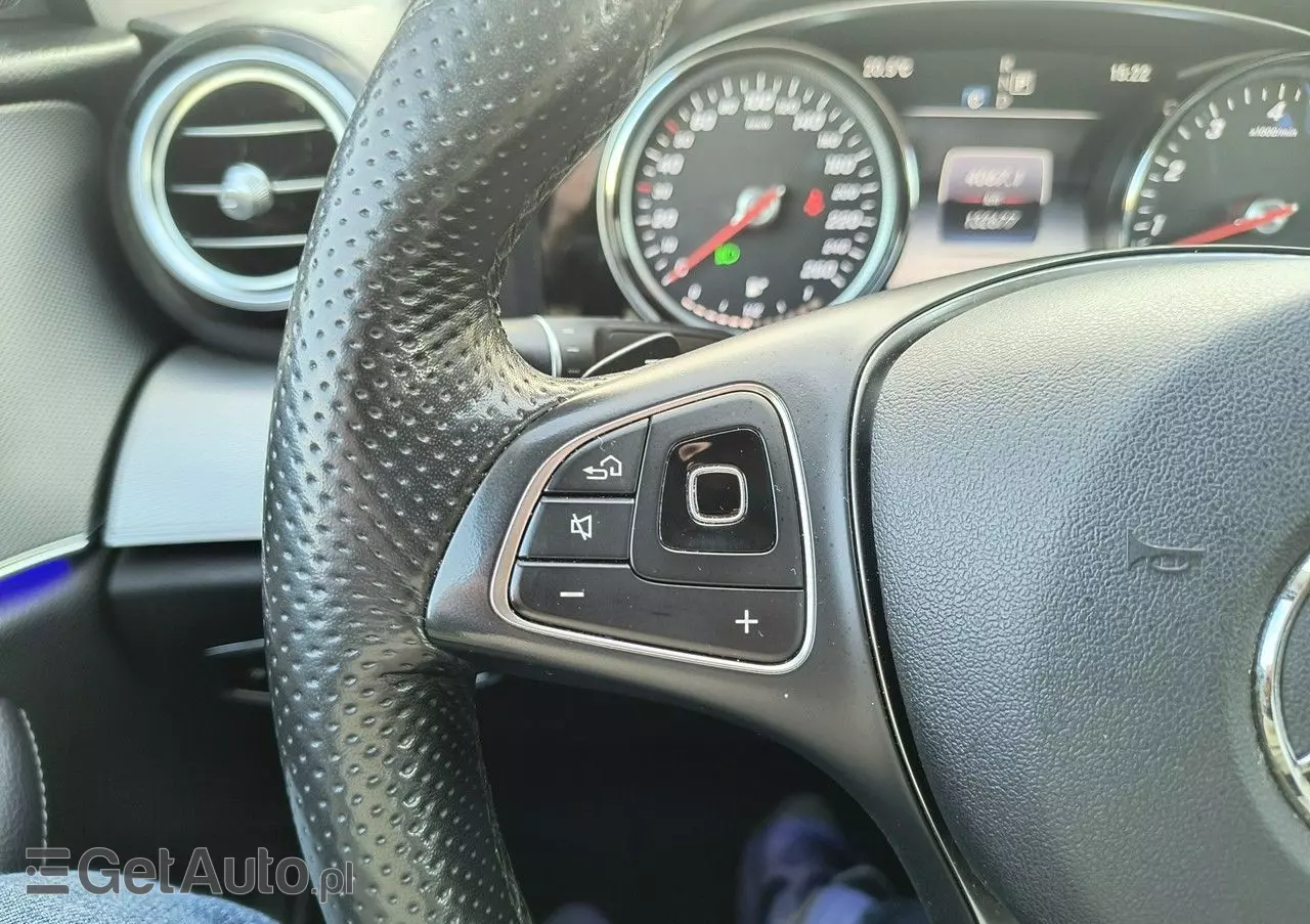 MERCEDES-BENZ Klasa E 400 4-Matic 9G-TRONIC