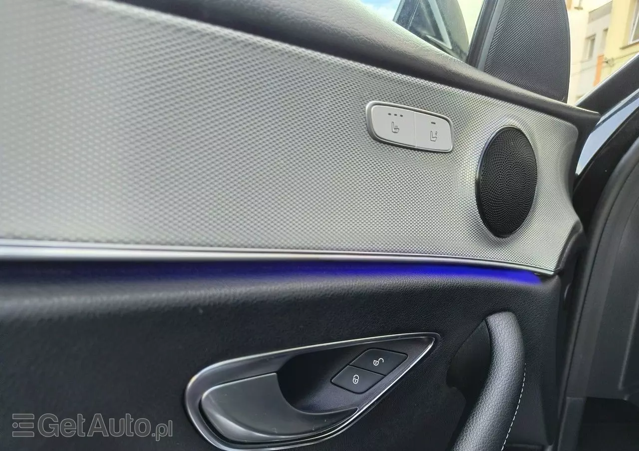 MERCEDES-BENZ Klasa E 400 4-Matic 9G-TRONIC