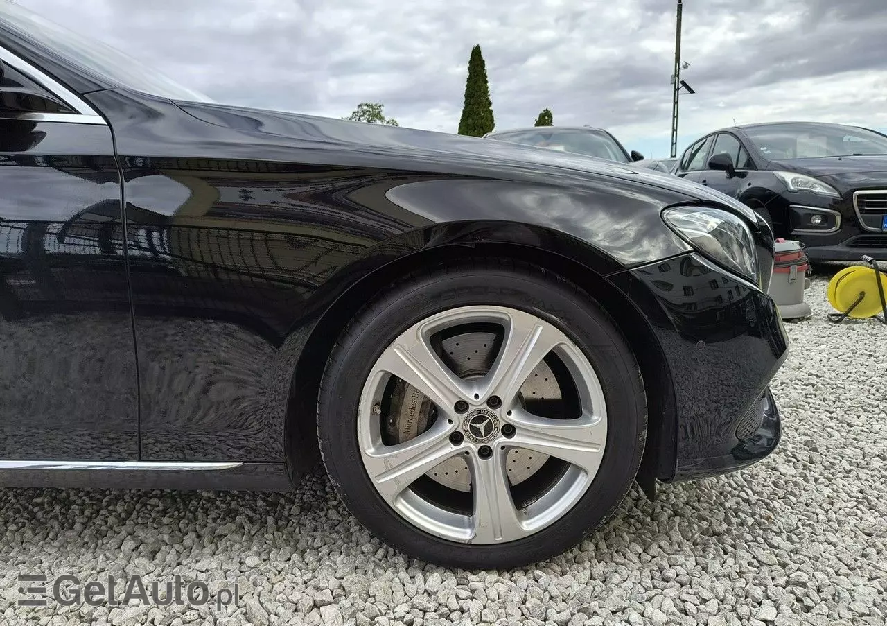 MERCEDES-BENZ Klasa E 400 4-Matic 9G-TRONIC