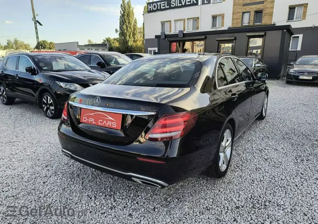 MERCEDES-BENZ Klasa E 400 4-Matic 9G-TRONIC