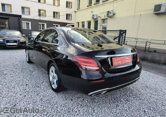 MERCEDES-BENZ Klasa E 400 4-Matic 9G-TRONIC