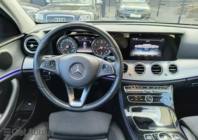 MERCEDES-BENZ Klasa E 400 4-Matic 9G-TRONIC