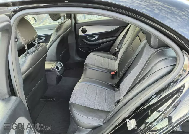 MERCEDES-BENZ Klasa E 400 4-Matic 9G-TRONIC