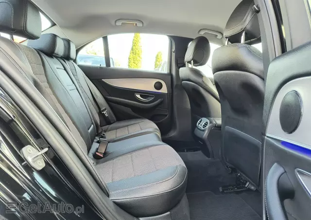 MERCEDES-BENZ Klasa E 400 4-Matic 9G-TRONIC