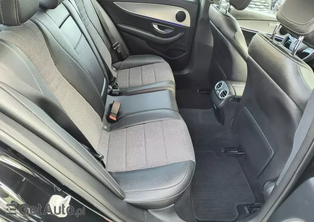 MERCEDES-BENZ Klasa E 400 4-Matic 9G-TRONIC