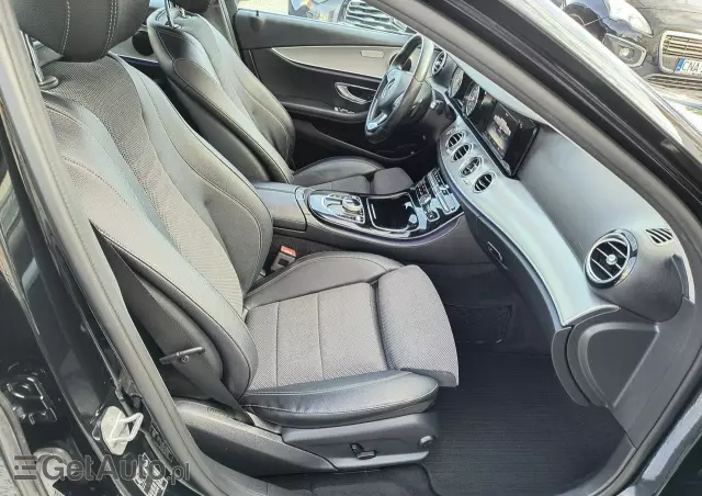 MERCEDES-BENZ Klasa E 400 4-Matic 9G-TRONIC