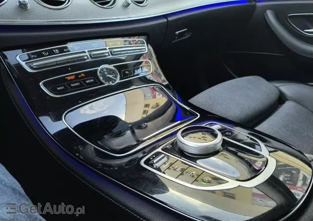 MERCEDES-BENZ Klasa E 400 4-Matic 9G-TRONIC