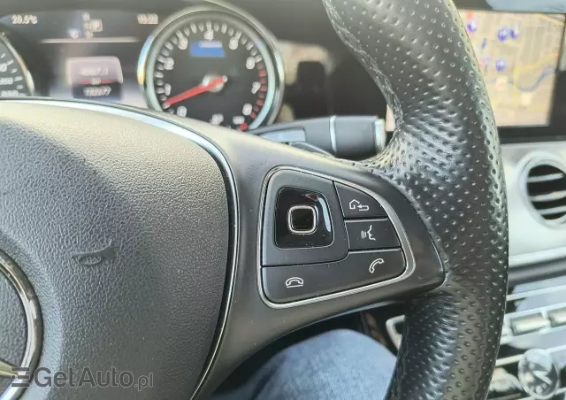 MERCEDES-BENZ Klasa E 400 4-Matic 9G-TRONIC