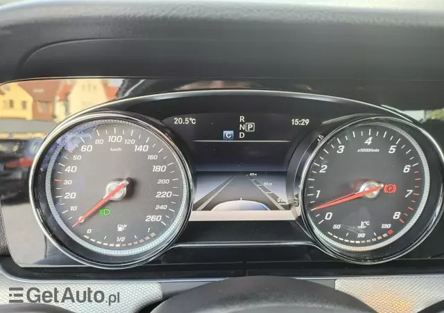 MERCEDES-BENZ Klasa E 400 4-Matic 9G-TRONIC