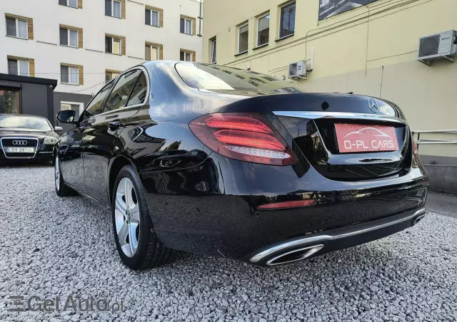 MERCEDES-BENZ Klasa E 400 4-Matic 9G-TRONIC