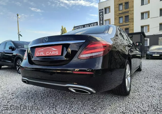 MERCEDES-BENZ Klasa E 400 4-Matic 9G-TRONIC
