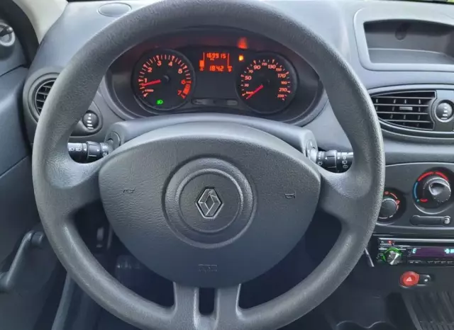 RENAULT Clio 1.2 16V 75 Expression
