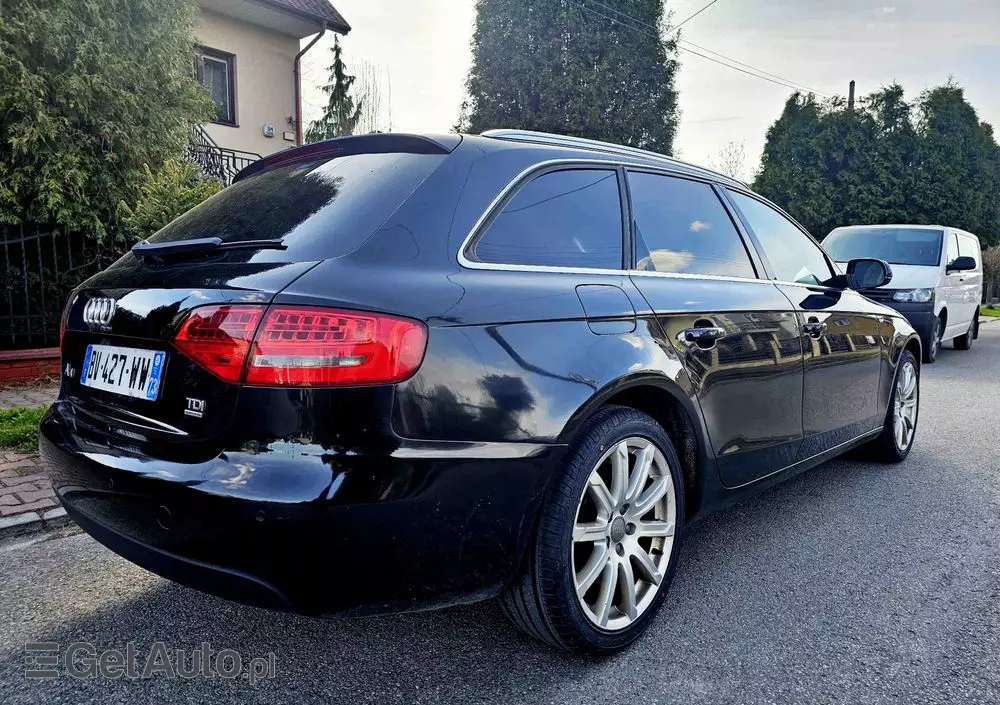 AUDI A4 Avant 2.0 TDI DPF quattro S line Sportpaket (plus)