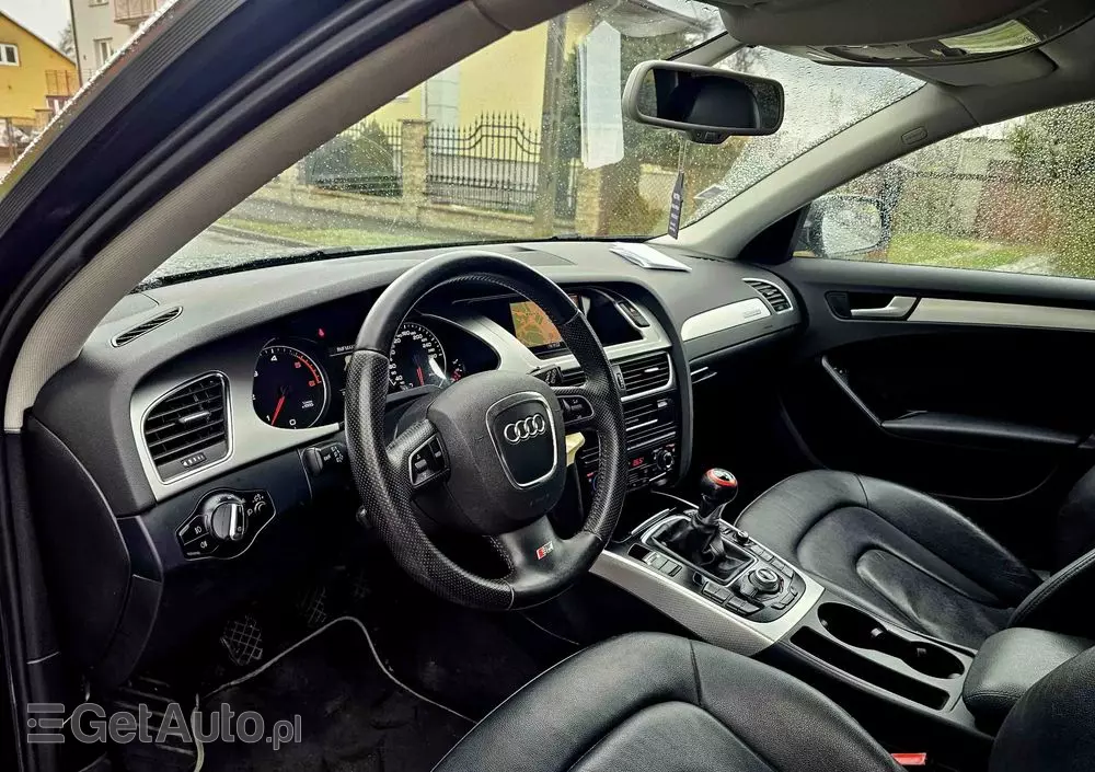 AUDI A4 Avant 2.0 TDI DPF quattro S line Sportpaket (plus)