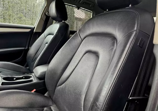 AUDI A4 Avant 2.0 TDI DPF quattro S line Sportpaket (plus)